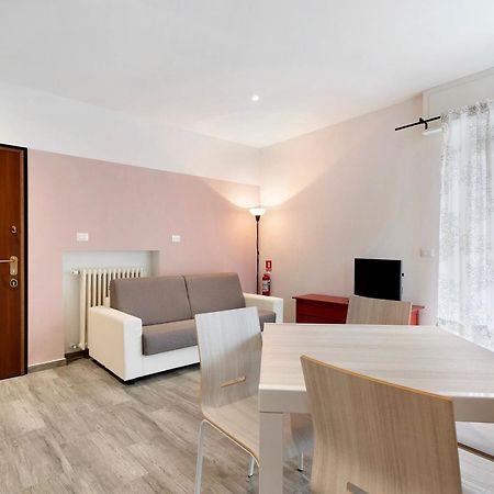 Sweet Home Apartments Peperoncino Arona Exterior foto