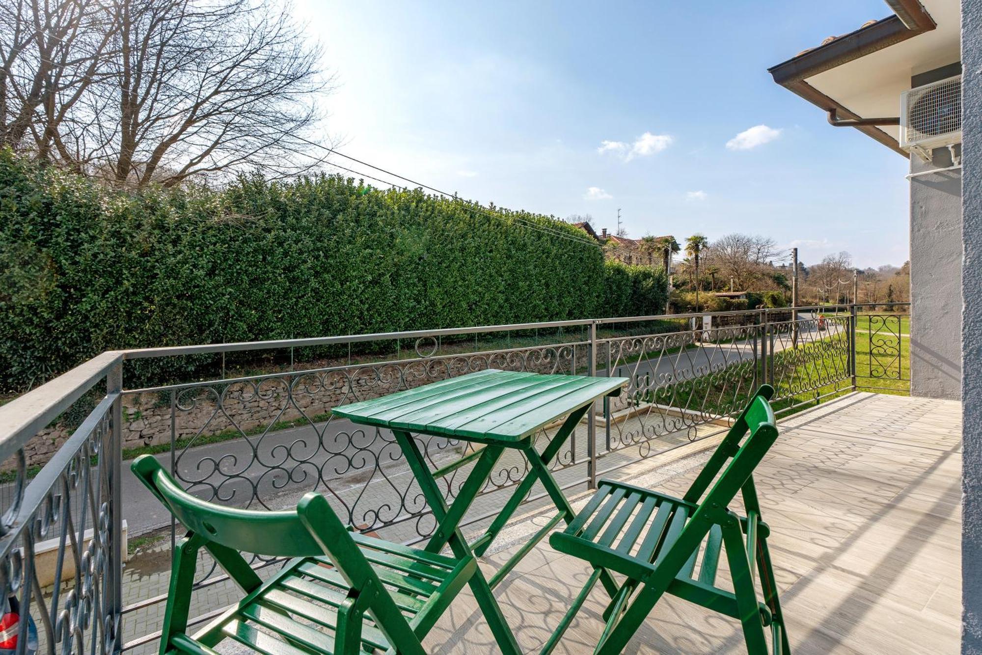 Sweet Home Apartments Peperoncino Arona Exterior foto